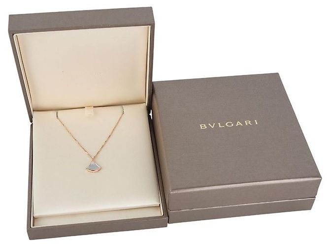 Bulgari Collana Divas Dream in oro rosa, diamante e madreperla - vista 6