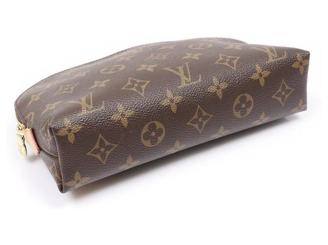Louis Vuitton Beauty Case Monogram Canvas MM Marrom - vista 4