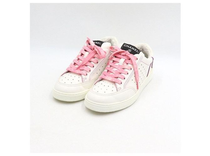 Chanel Sneaker con lacci da donna in pelle bianca con dettaglio logo viola Bianco - vista 3