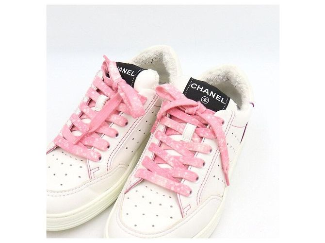 Chanel Sneaker con lacci da donna in pelle bianca con dettaglio logo viola Bianco - vista 5