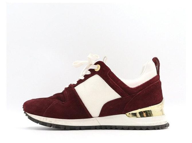 Louis Vuitton Sneakers Runaway Monogram in scamosciato bordeaux da donna Rosso - vista 4