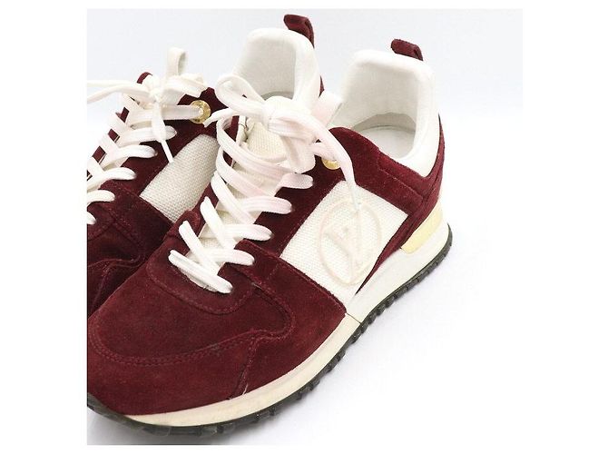 Louis Vuitton Sneakers Runaway Monogram in scamosciato bordeaux da donna Rosso - vista 5