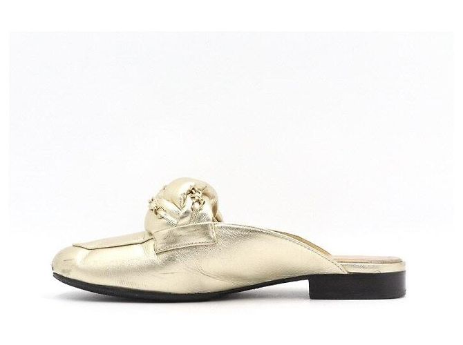 Chanel Sandali Mule da donna in agnello oro metallizzato con logo CC e catena - vista 4
