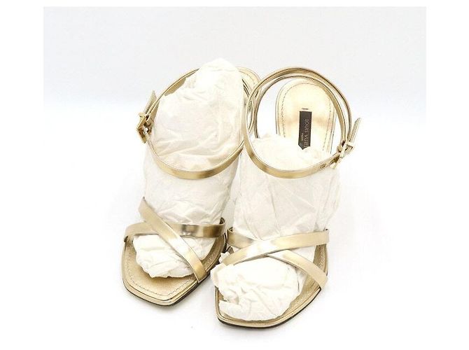 Louis Vuitton Sandali da donna con tacco martellato oro metallizzato D'oro - vista 3