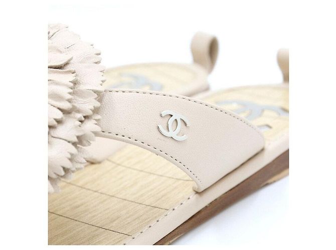 Chanel Sandali e ciabatte Camellia CC da donna - vista 6