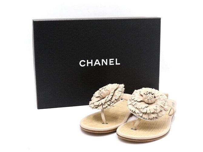 Chanel Sandali e ciabatte Camellia CC da donna - vista 8