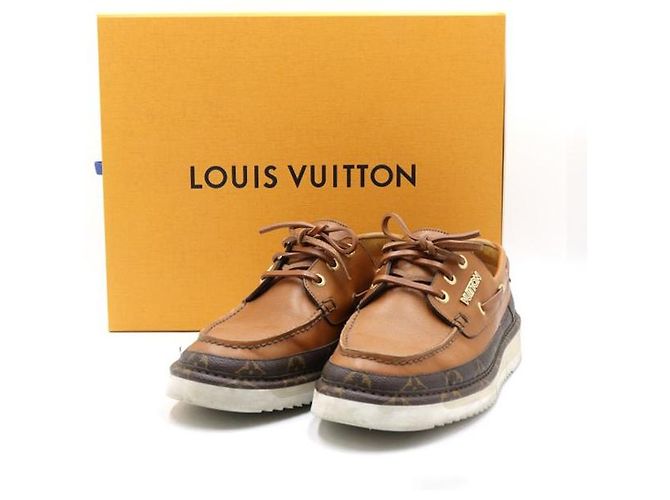 Louis Vuitton Mocassini Sneakers da Uomo con Logo Monogramma Marrone - vista 7