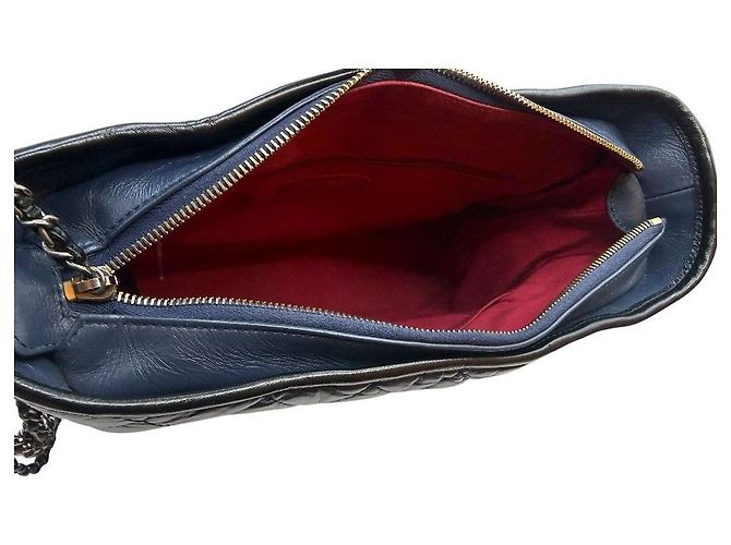 Chanel Gabrielle Hobo Medium Navy Azul - vista 8