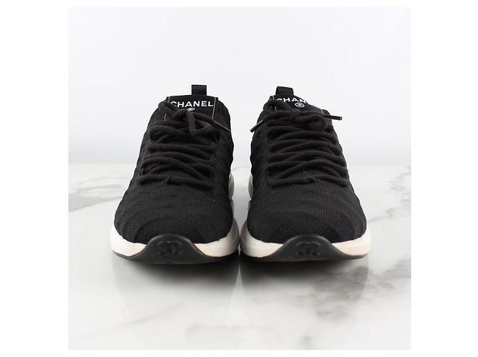 Chanel Steppbare Strick-Sneaker mit Logo Schwarz - Ansicht 3