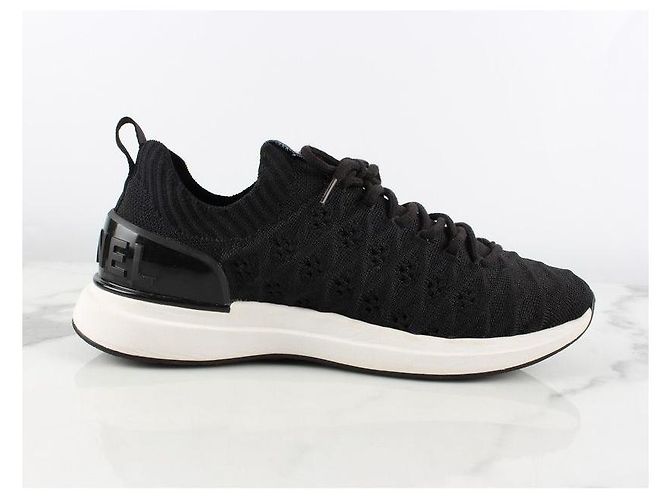 Chanel Steppbare Strick-Sneaker mit Logo Schwarz - Ansicht 6