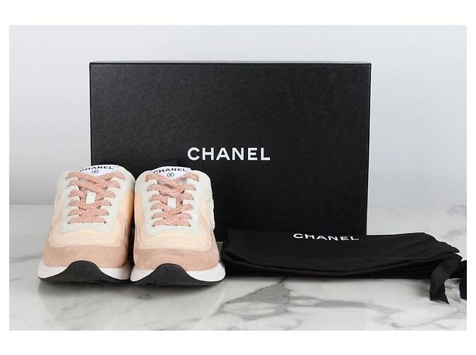 Chanel Sneakers in camoscio stile tennis rosa - vista 2