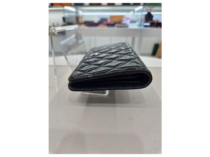 Chanel Cartera larga con solapa de charol clásico caqui oscuro Castaño - vista 17
