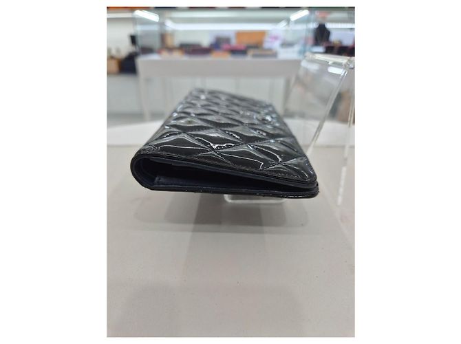 Chanel Cartera larga con solapa de charol clásico caqui oscuro Castaño - vista 18