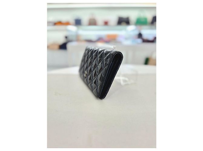 Chanel Cartera larga con solapa de charol clásico caqui oscuro Castaño - vista 3