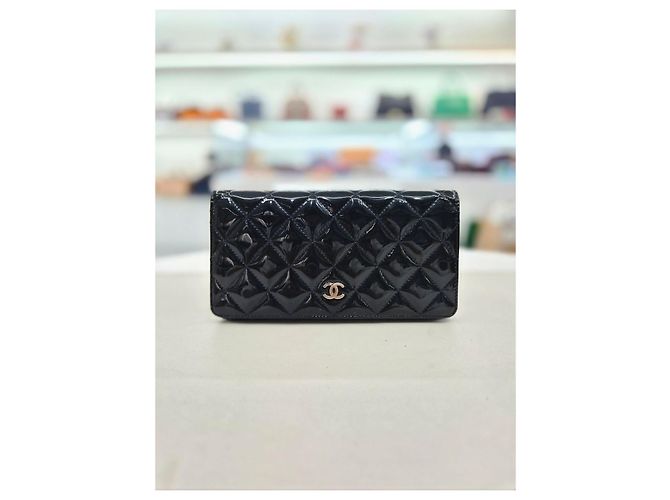 Chanel Cartera larga con solapa de charol clásico caqui oscuro Castaño - vista 8
