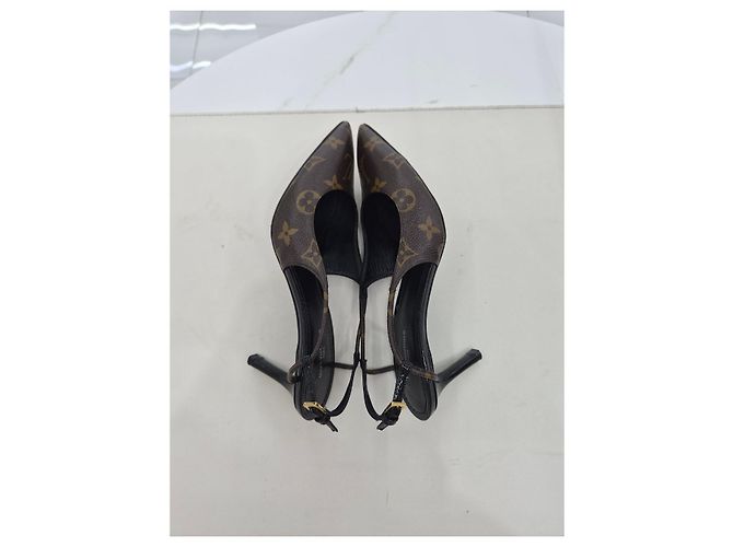 Louis Vuitton Décolleté Sherry Slingback Marrone - vista 17