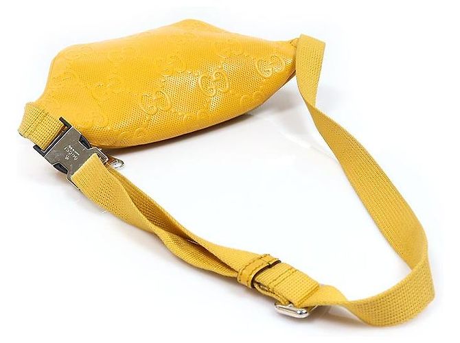 Gucci Gelbe GG-Prägeleder-Gürteltasche - Ansicht 4