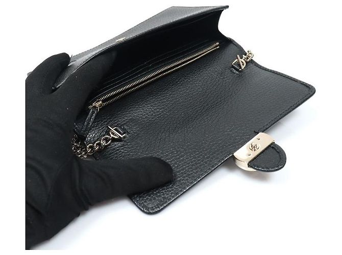 Gucci Bolsa transversal WOC em couro preto com GG entrelaçado e corrente dourada - vista 6