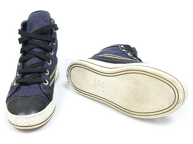 Chanel Sneakers high-top da donna blu navy con logo CC e perle - vista 5