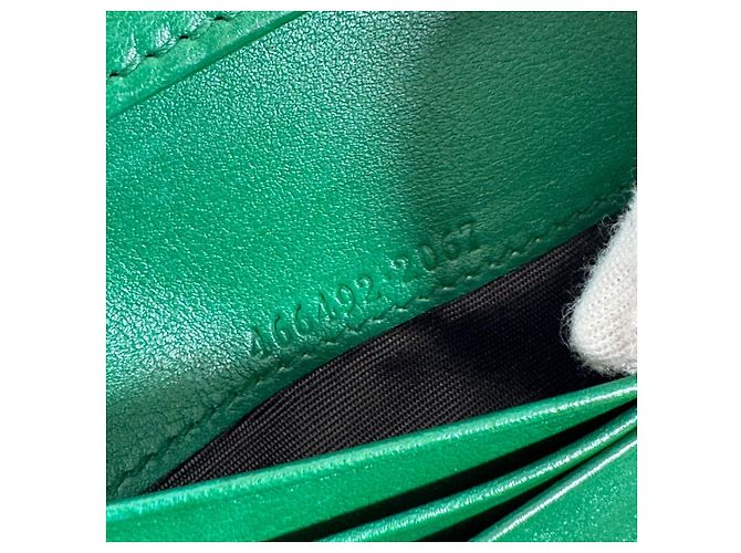 Gucci Tarjetero Marmont GG Matelassé Verde - vista 13
