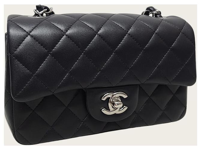 Chanel Mini borsa flap classica in agnello nero e argento - vista 3
