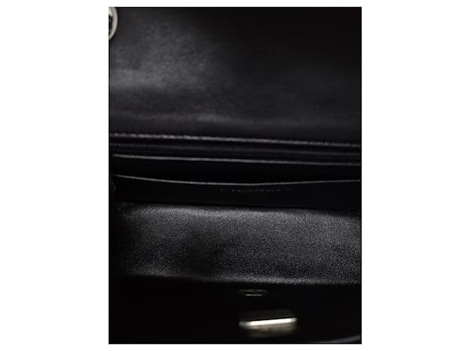 Chanel Mini borsa flap classica in agnello nero e argento - vista 4