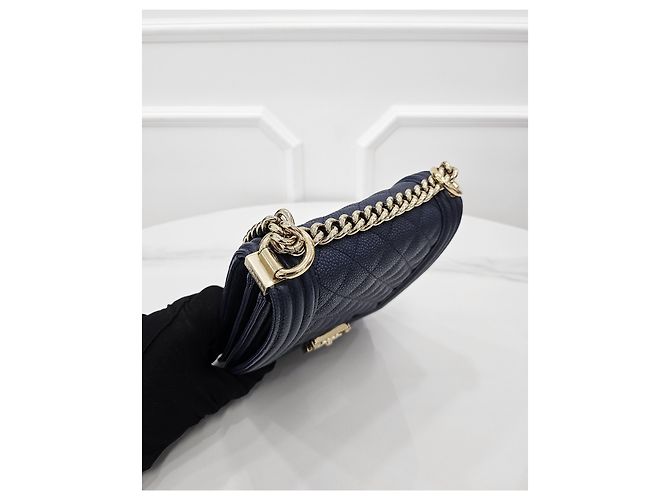 Chanel Borsa a tracolla Boy Flap in caviar blu navy - vista 5
