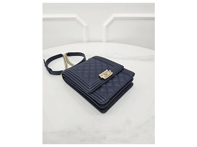 Chanel Borsa a tracolla Boy Flap in caviar blu navy - vista 6
