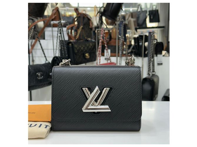 Louis Vuitton Borsa a tracolla Twist PM Nera Nero - vista 3