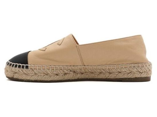 Chanel Espadrilles da donna in pelle di agnello bicolore con logo CC Marrone - vista 4