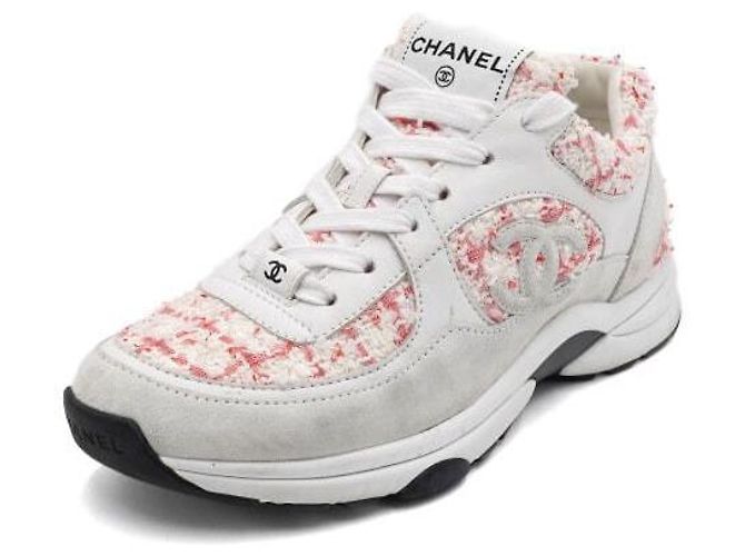 Chanel Sneaker da donna in tweed rosa e scamosciato con logo CC della stagione - vista 2