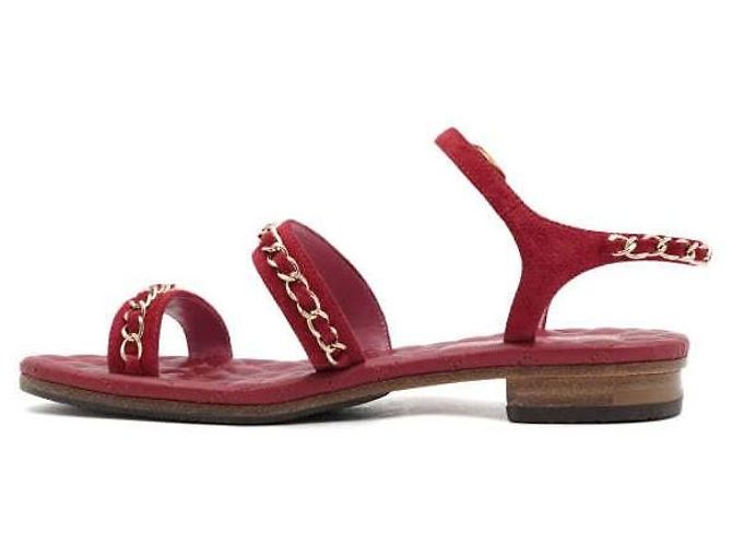 Chanel Sandali da donna in camoscio rosso con tracolla a catena dorata - vista 4