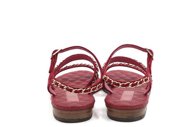 Chanel Sandali da donna in camoscio rosso con tracolla a catena dorata - vista 7