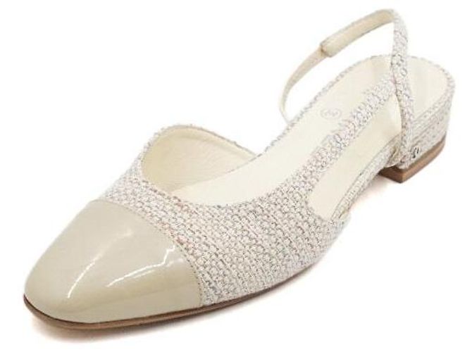 Chanel Zweifarbige Pumps mit goldenem CC - Slingback-Schuhe für Damen Weiß - Ansicht 2