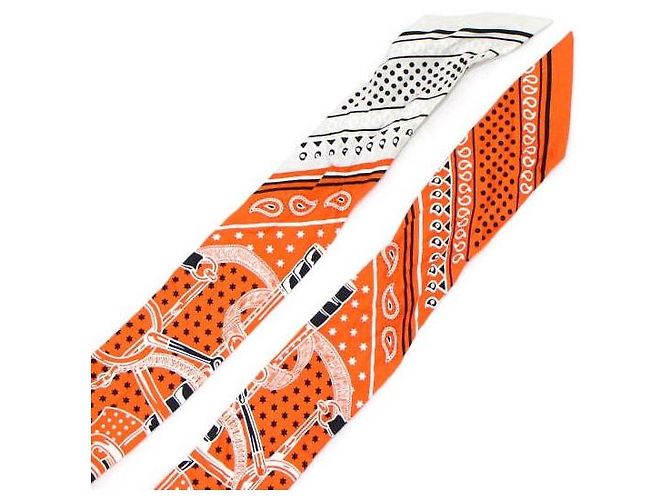 Hermès Eperon d'Or Bandana Gris Perle Blanc Silk Twilly Scarf Weiß - Ansicht 4