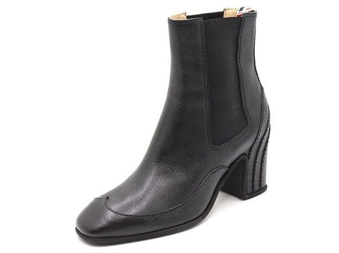 Thom Browne Stivaletti Chelsea da donna in pelle nera con dettagli wingtip Nero - vista 2