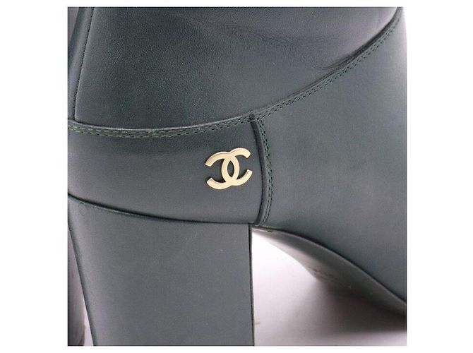 Chanel Botines con cremallera de cuero verde oscuro CC para mujer - vista 6