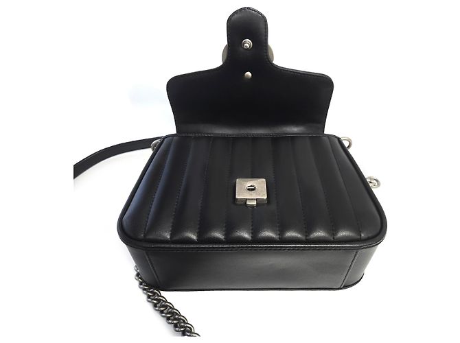 Gucci Mini borsa a tracolla con patta in pelle matelassé GG Marmont nera Nero - vista 5