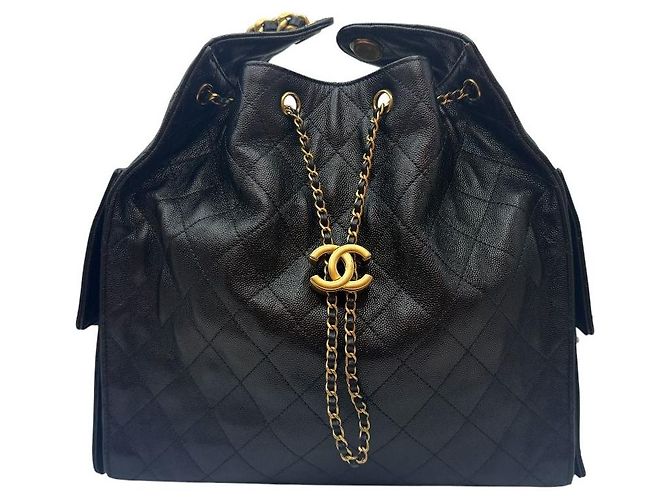 Chanel Borsa a Spalla Medium Chain in Caviar Nero - vista 2