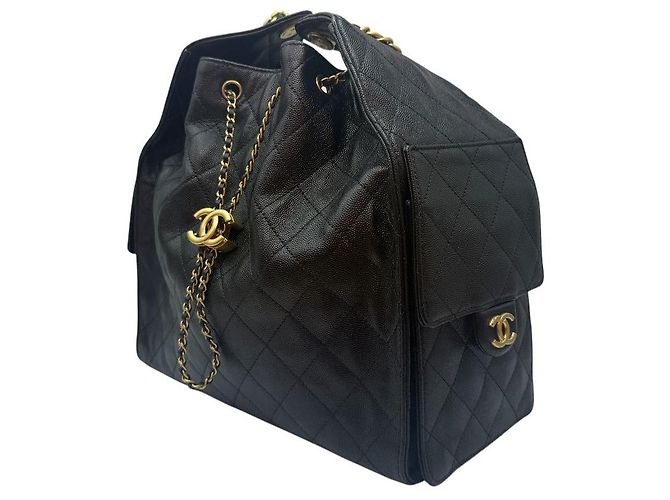 Chanel Borsa a Spalla Medium Chain in Caviar Nero - vista 3