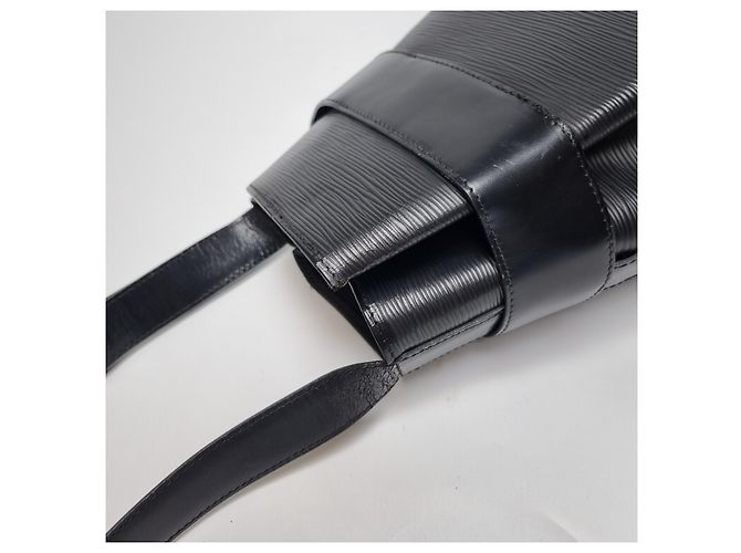 Bucket Louis Vuitton Borsa a secchiello Saddle PM Epi Black - Borsa a tracolla Nero - vista 15