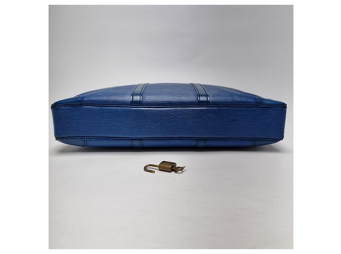 Louis Vuitton Cartella Documenti in Pelle Epi Blu
Valigetta - vista 14