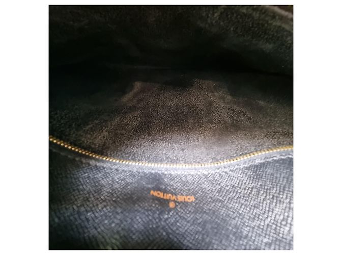 Louis Vuitton Cartella Documenti in Pelle Epi Blu
Valigetta - vista 21