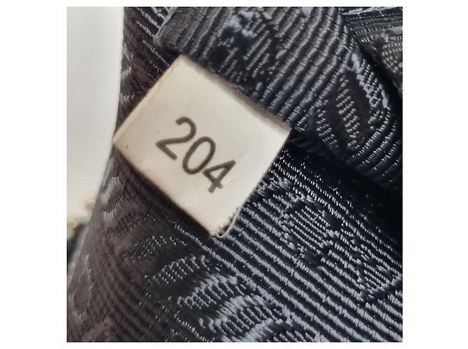 Jacquard Prada Valigetta in pelle di vitello con logo nero (Usato, Unisex) - vista 21