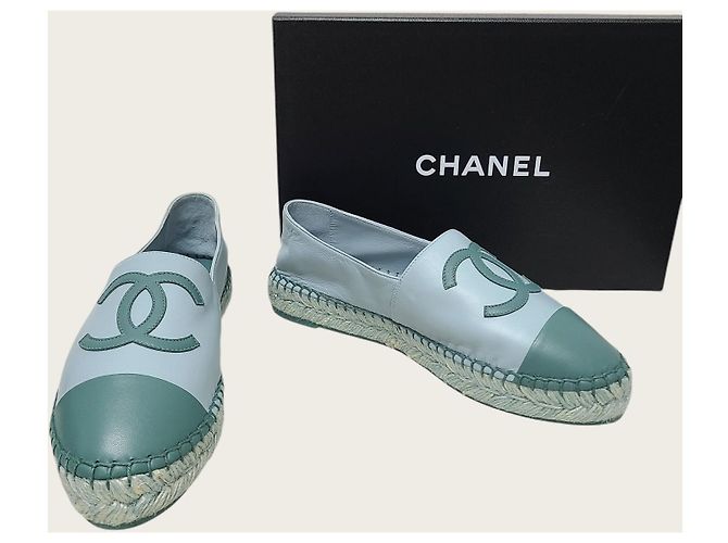 Chanel Espadrilles slip-on in pelle di agnello bicolore blu e verde scuro - vista 8