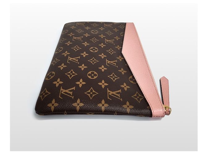 Louis Vuitton Clutch Daily in Canvas Monogram Rosa - vista 3