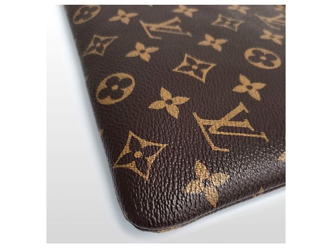Louis Vuitton Clutch Daily in Canvas Monogram Rosa - vista 4