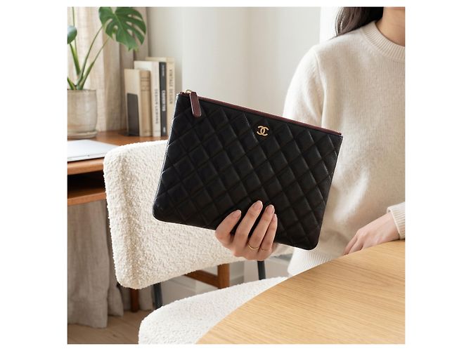 Chanel Clutch Caviar New Medium Black Negro - vista 9