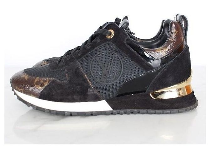 Louis Vuitton Sneakers Runaway Gold-tone Nero - vista 4