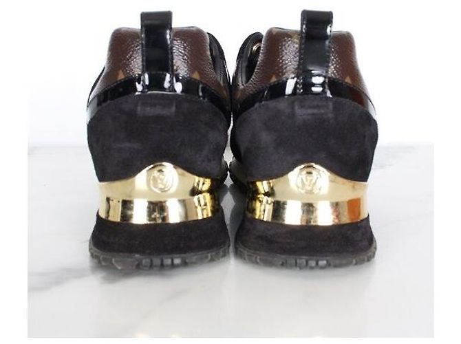 Louis Vuitton Sneakers Runaway Gold-tone Nero - vista 6